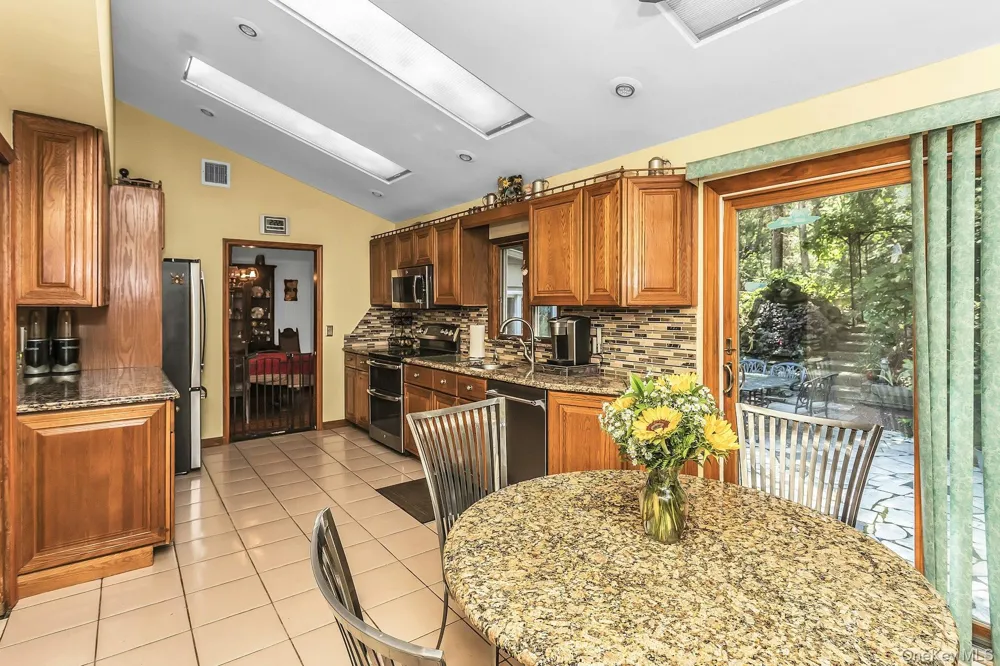 188 Daly Road East Northport, NY 11731