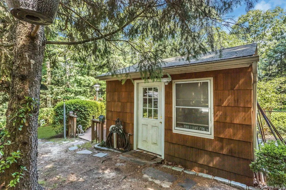 188 Daly Road East Northport, NY 11731