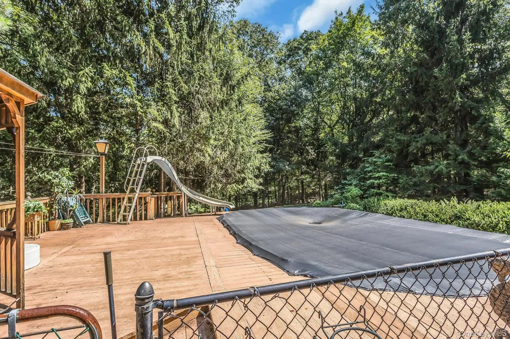 188 Daly Road East Northport, NY 11731