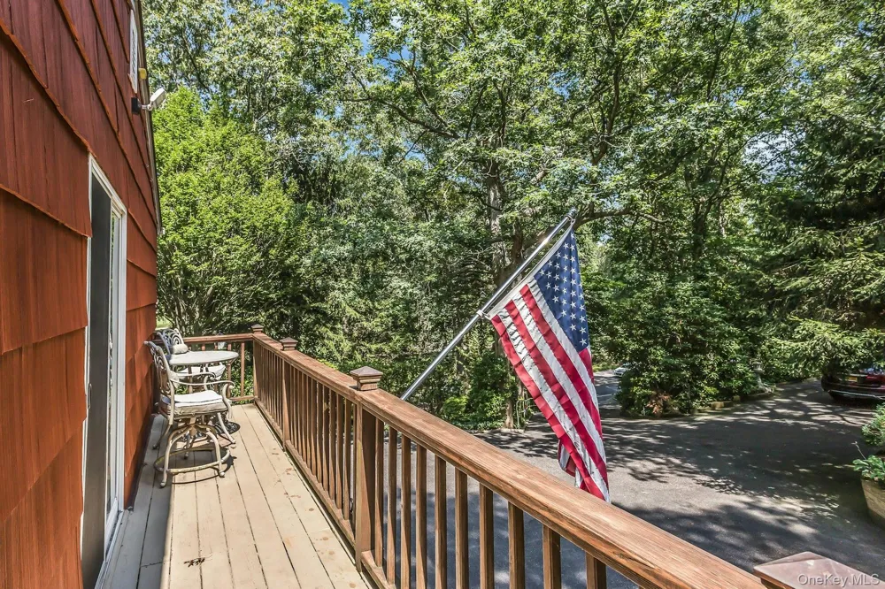 188 Daly Road East Northport, NY 11731
