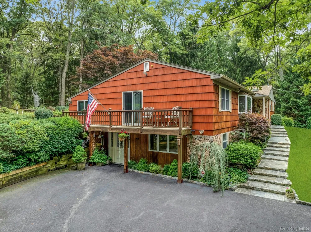 188 Daly Road East Northport, NY 11731