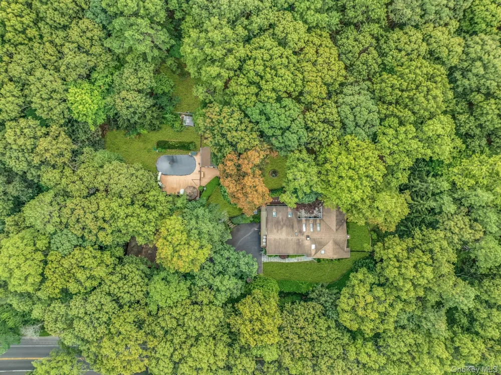 188 Daly Road East Northport, NY 11731