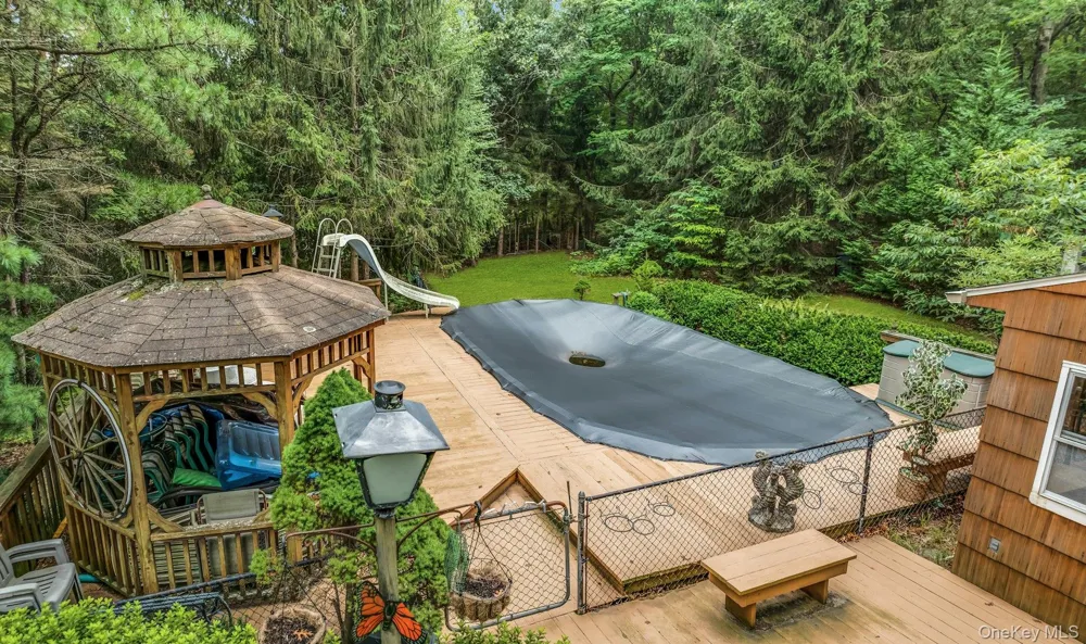 188 Daly Road East Northport, NY 11731