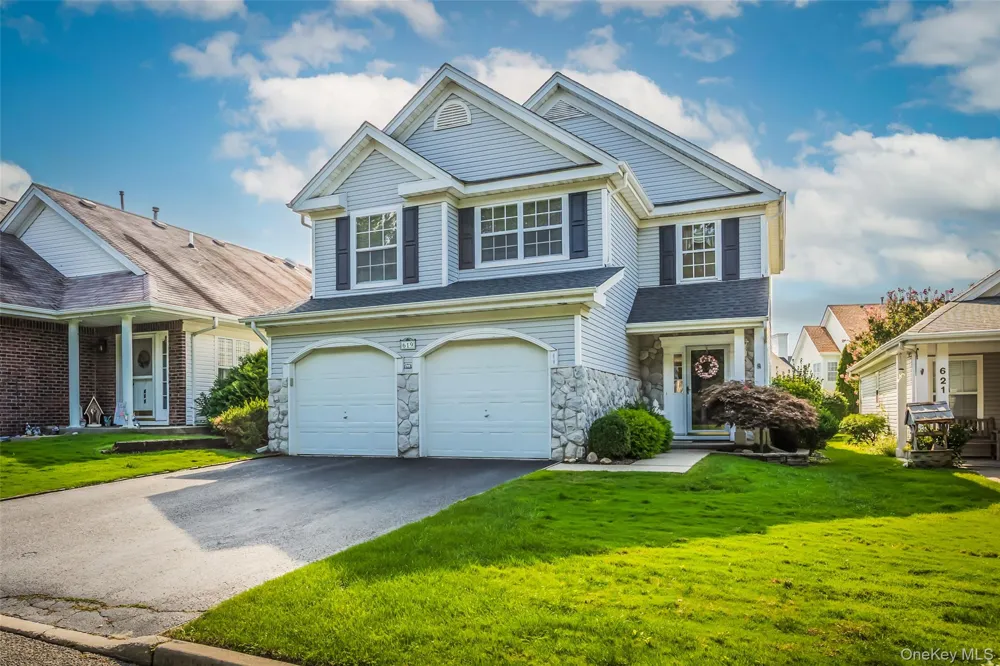 619 Spring Lake Drive Middle Island, NY 11953