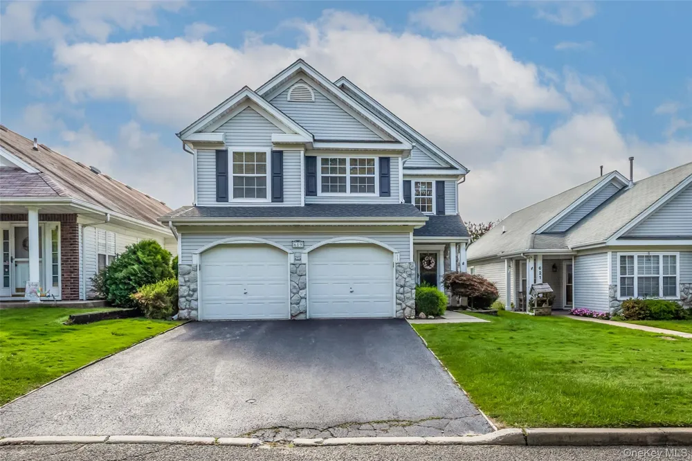 619 Spring Lake Drive Middle Island, NY 11953