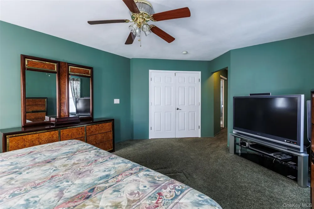 619 Spring Lake Drive Middle Island, NY 11953