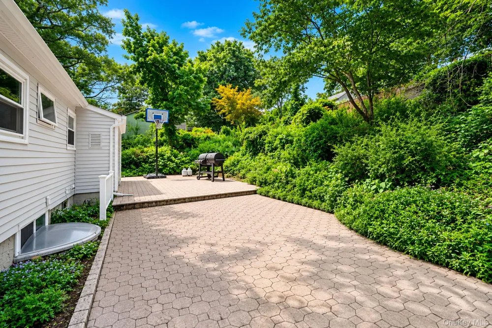 25 Rosedale Road Sound Beach, NY 11789