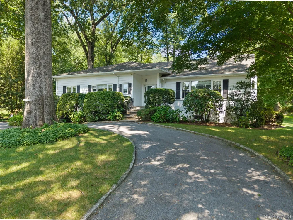 21 Iroquois Trail Harrison, NY 10528