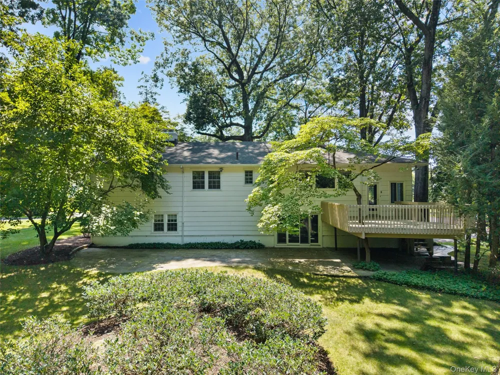 21 Iroquois Trail Harrison, NY 10528
