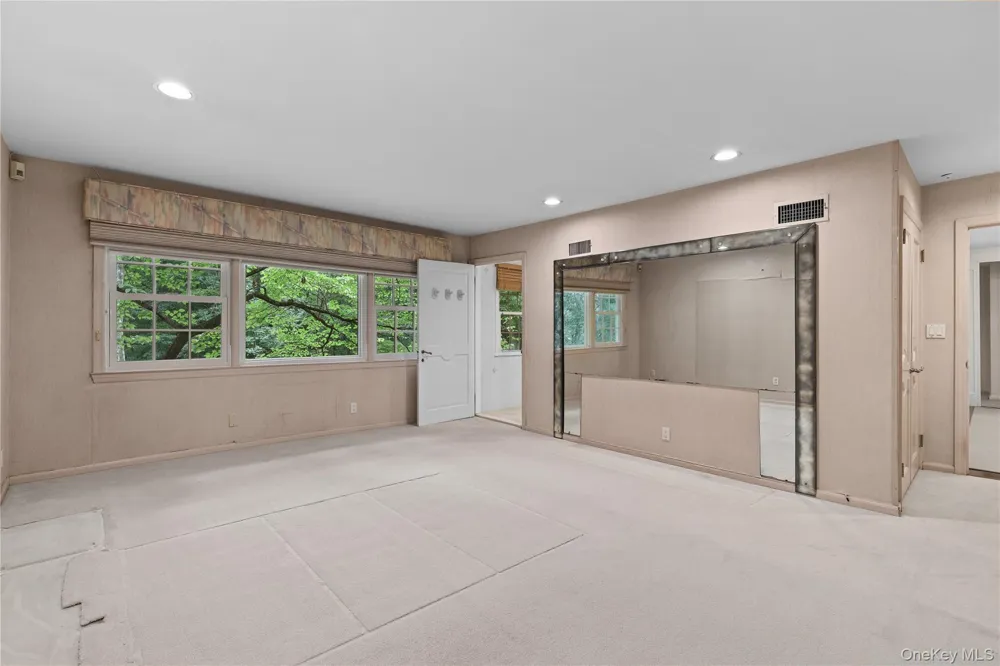 21 Iroquois Trail Harrison, NY 10528