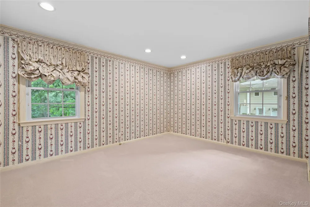 21 Iroquois Trail Harrison, NY 10528