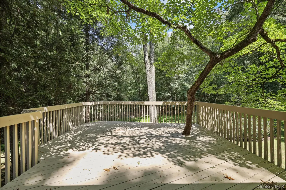 21 Iroquois Trail Harrison, NY 10528