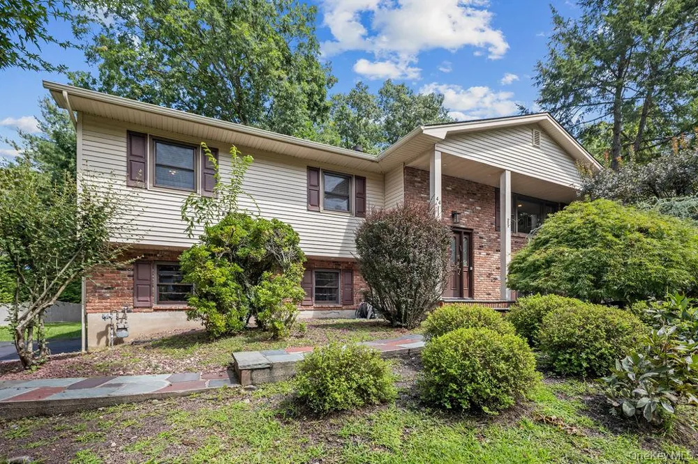 44 Palisades Court Pomona, NY 10970