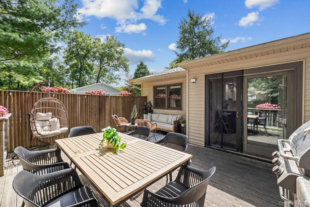 44 Palisades Court Pomona, NY 10970