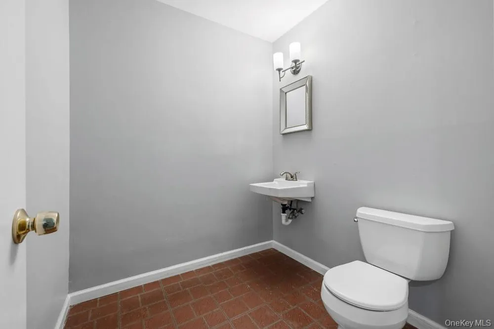 44 Palisades Court Pomona, NY 10970
