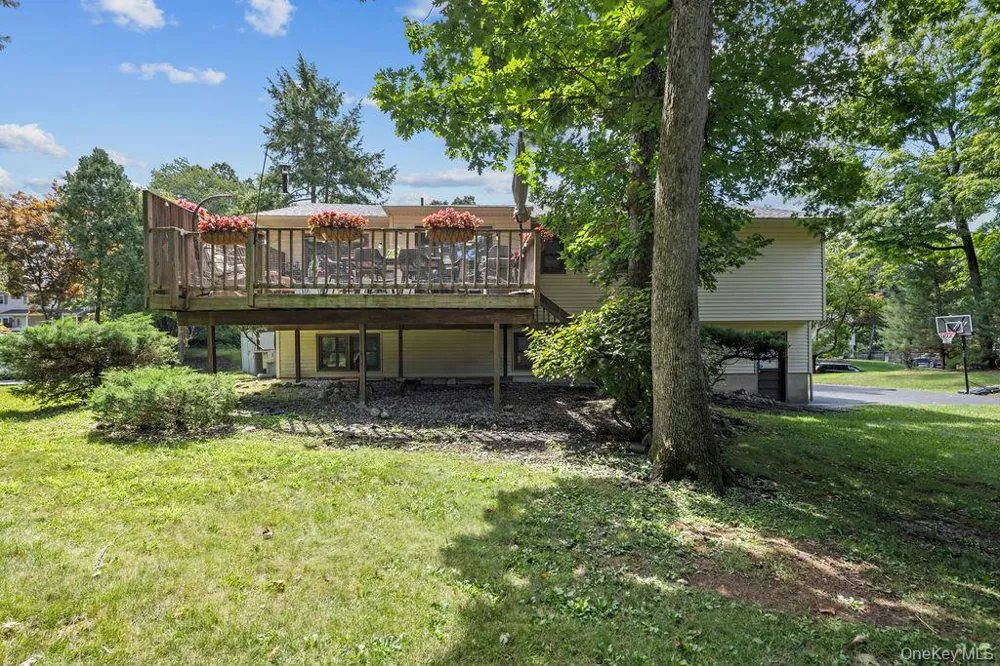 44 Palisades Court Pomona, NY 10970