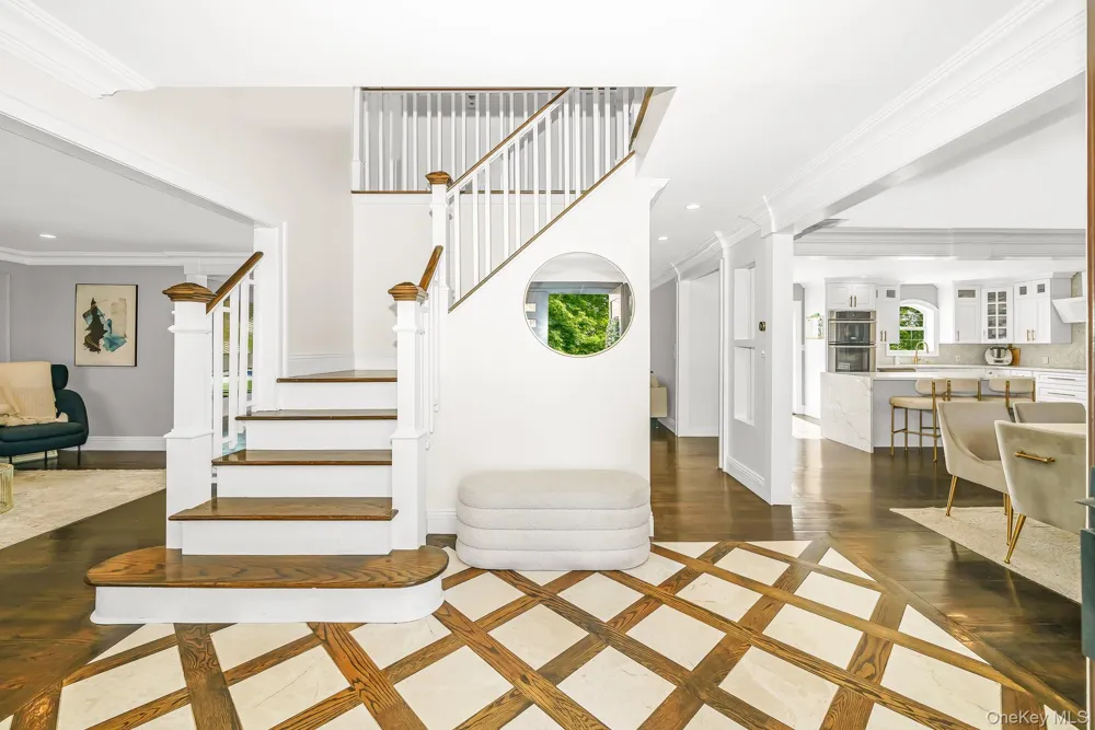 20 Mc Cue Lane Babylon, NY 11702