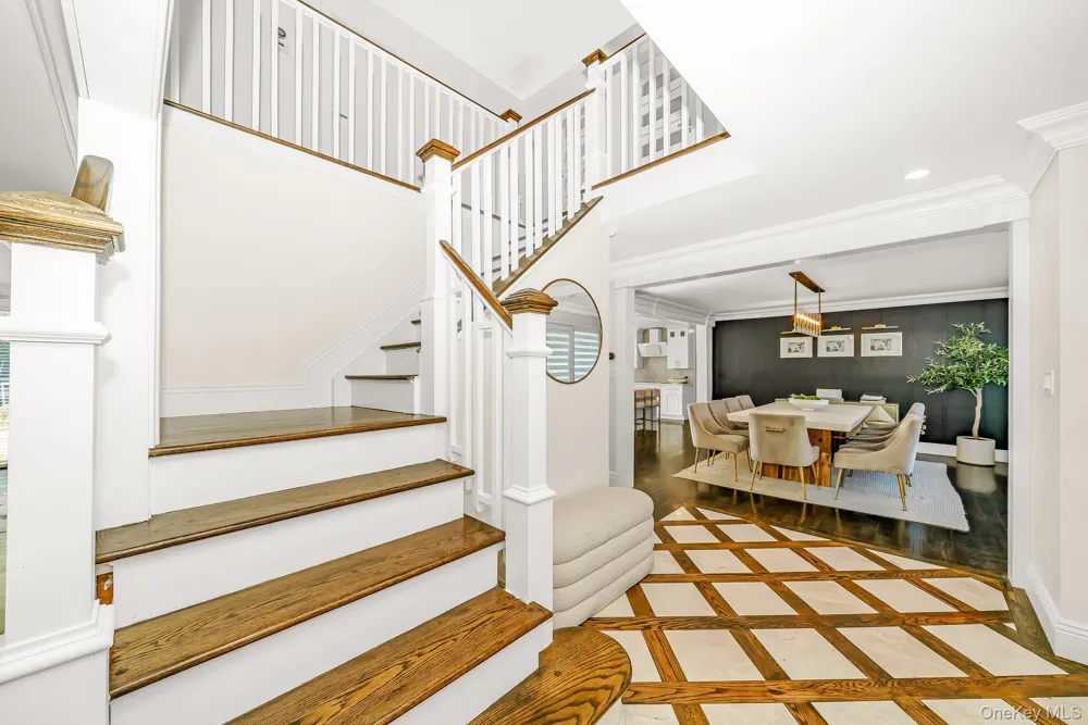 20 Mc Cue Lane Babylon, NY 11702