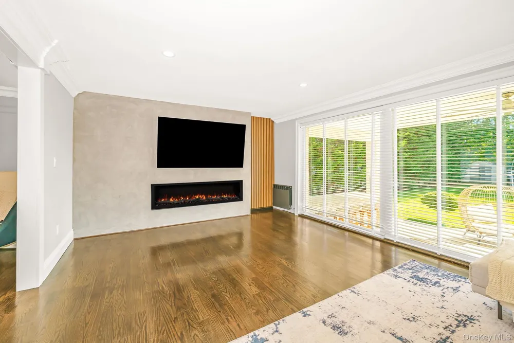 20 Mc Cue Lane Babylon, NY 11702
