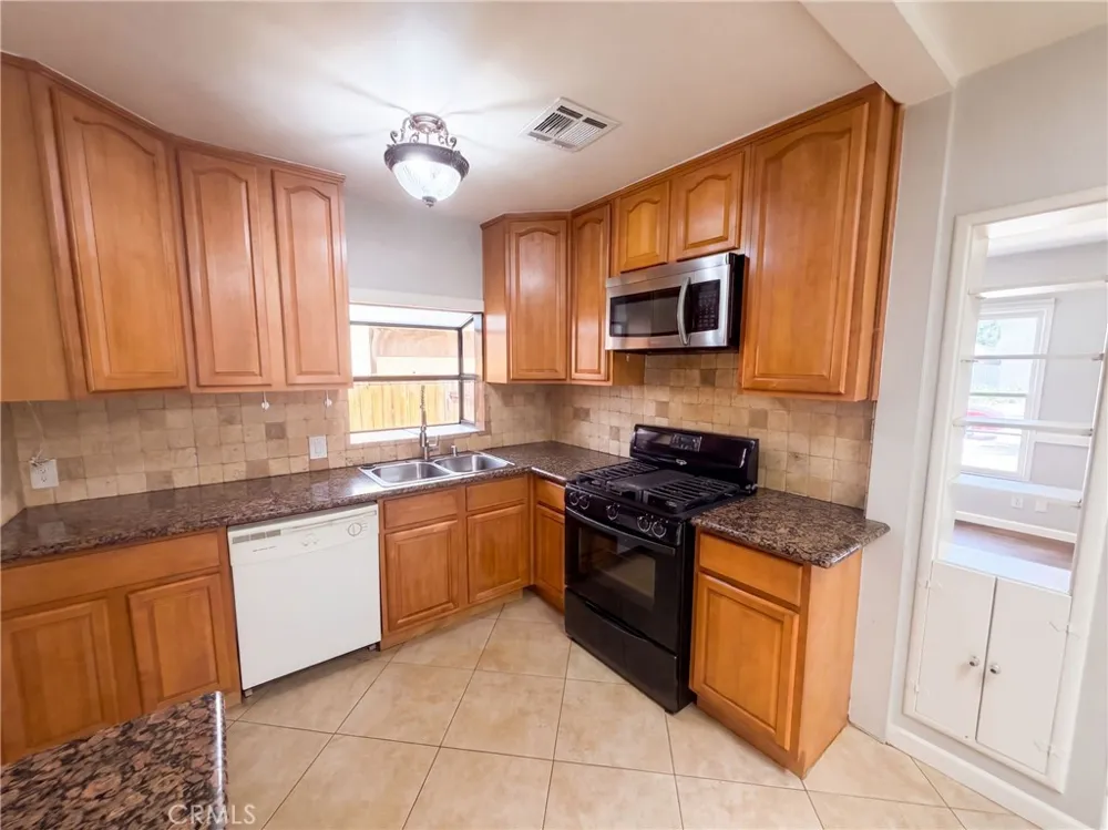 509 Calhoun Hemet, CA 92543