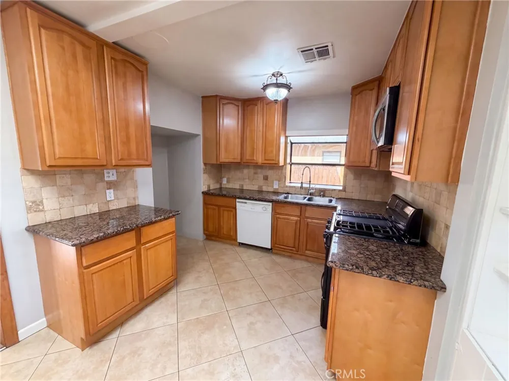 509 Calhoun Hemet, CA 92543