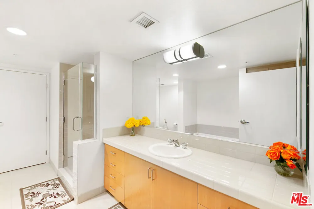 13700 MARINA POINTE DRIVE #702 Marina del Rey, CA 90292