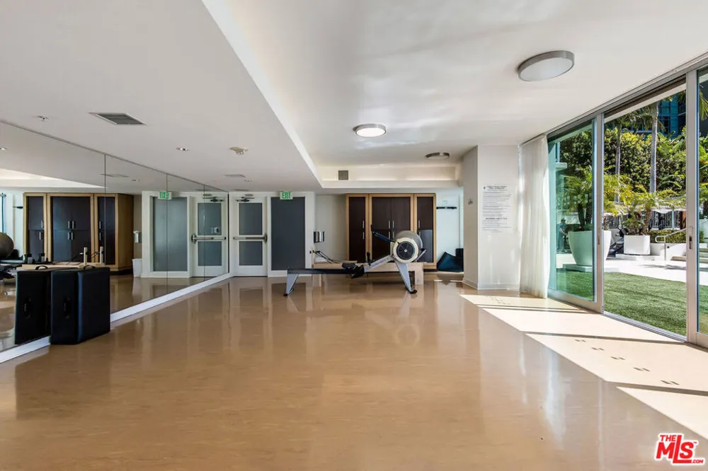 13700 MARINA POINTE DRIVE #702 Marina del Rey, CA 90292