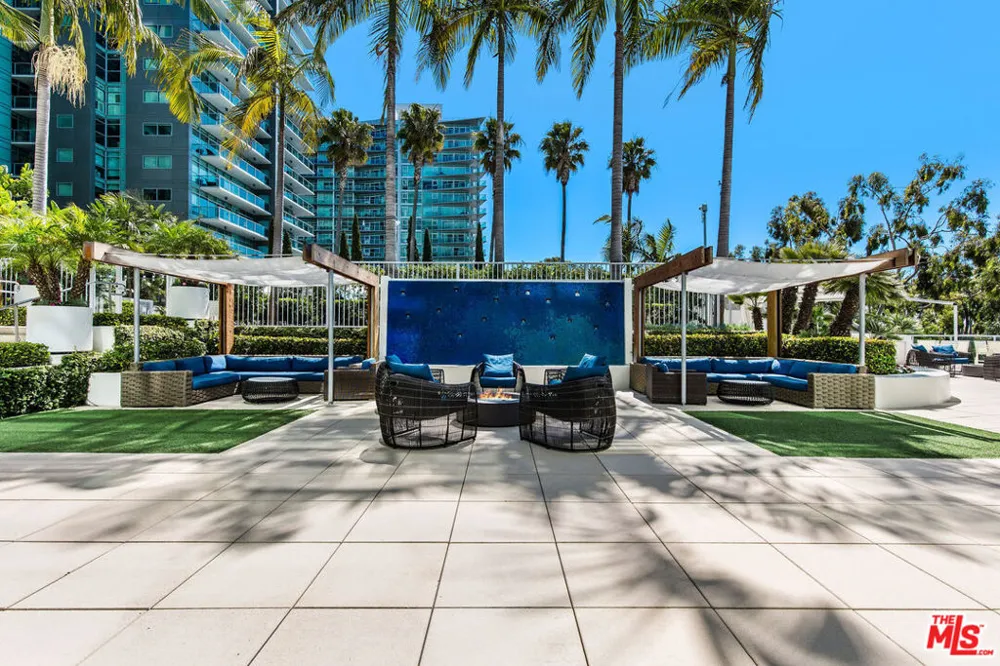 13700 MARINA POINTE DRIVE #702 Marina del Rey, CA 90292