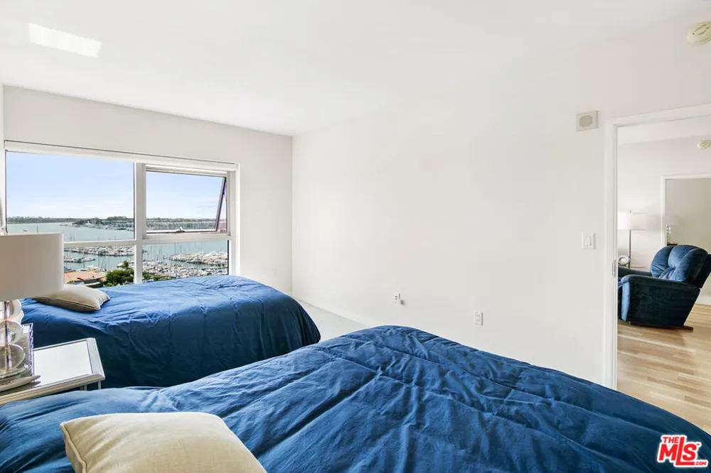 13700 MARINA POINTE DRIVE #702 Marina del Rey, CA 90292