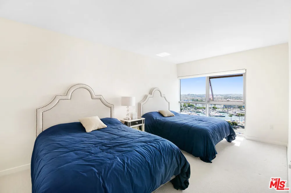 13700 MARINA POINTE DRIVE #702 Marina del Rey, CA 90292