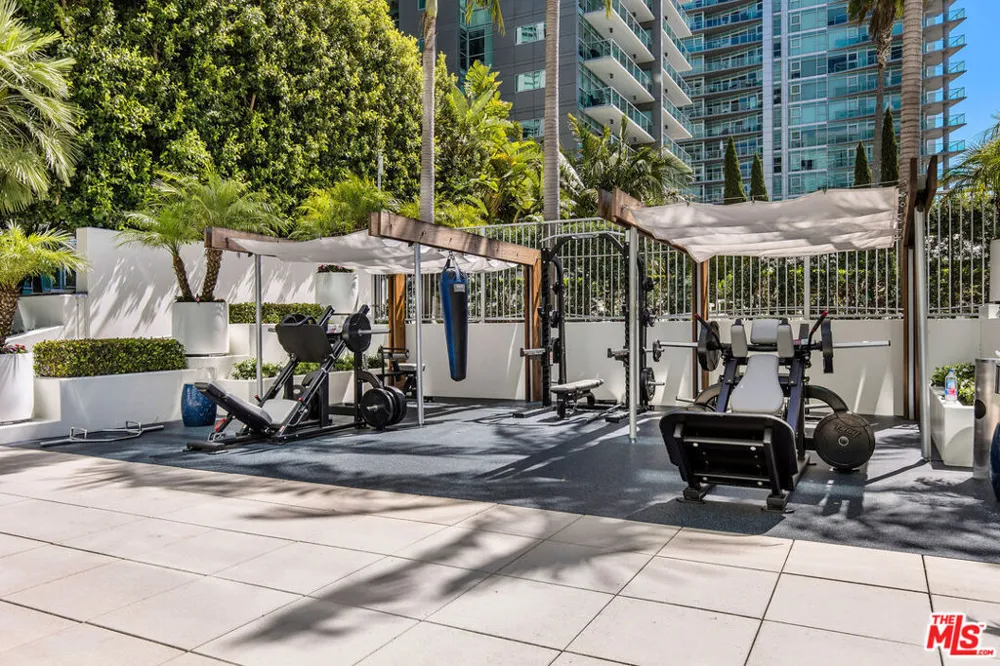 13700 MARINA POINTE DRIVE #702 Marina del Rey, CA 90292