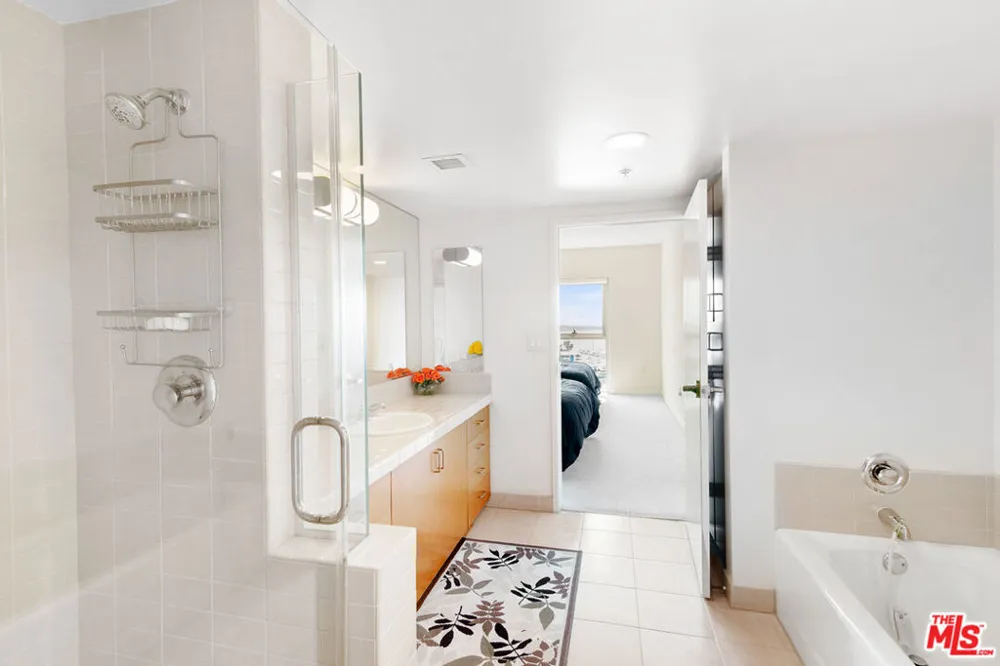 13700 MARINA POINTE DRIVE #702 Marina del Rey, CA 90292