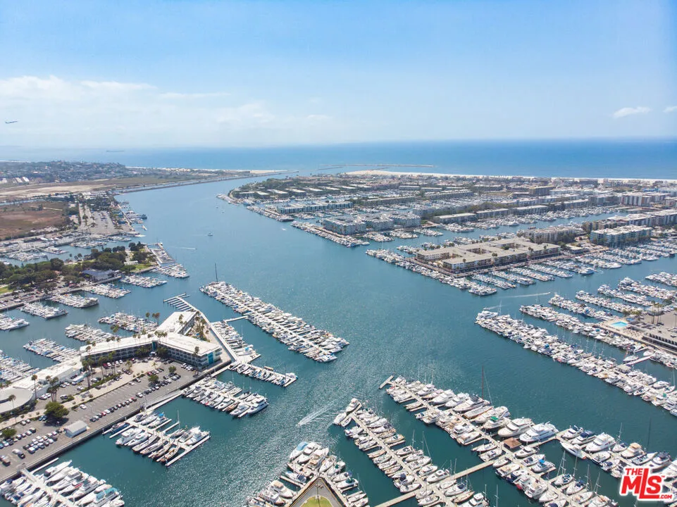 13700 MARINA POINTE DRIVE #702 Marina del Rey, CA 90292