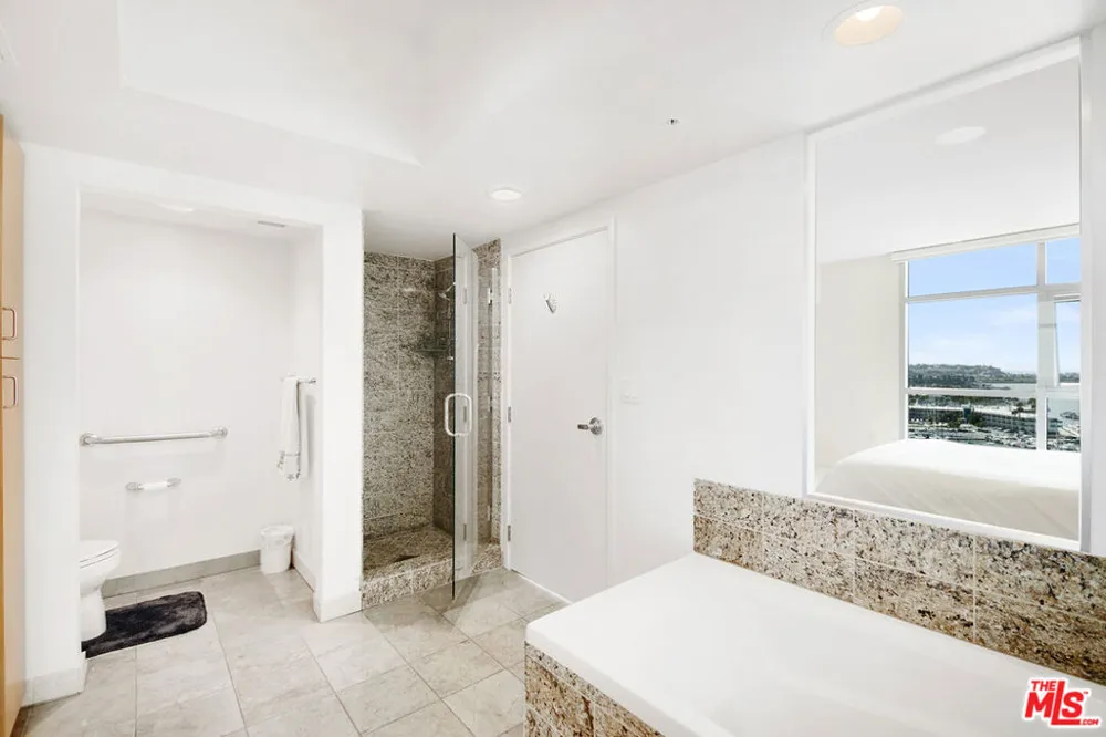 13700 MARINA POINTE DRIVE #702 Marina del Rey, CA 90292