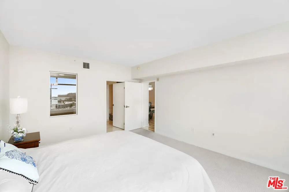 13700 MARINA POINTE DRIVE #702 Marina del Rey, CA 90292