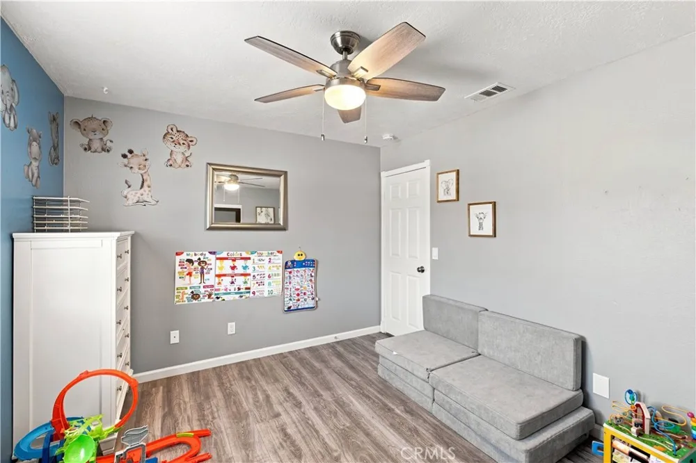 16935 Sage Street Hesperia, CA 92345