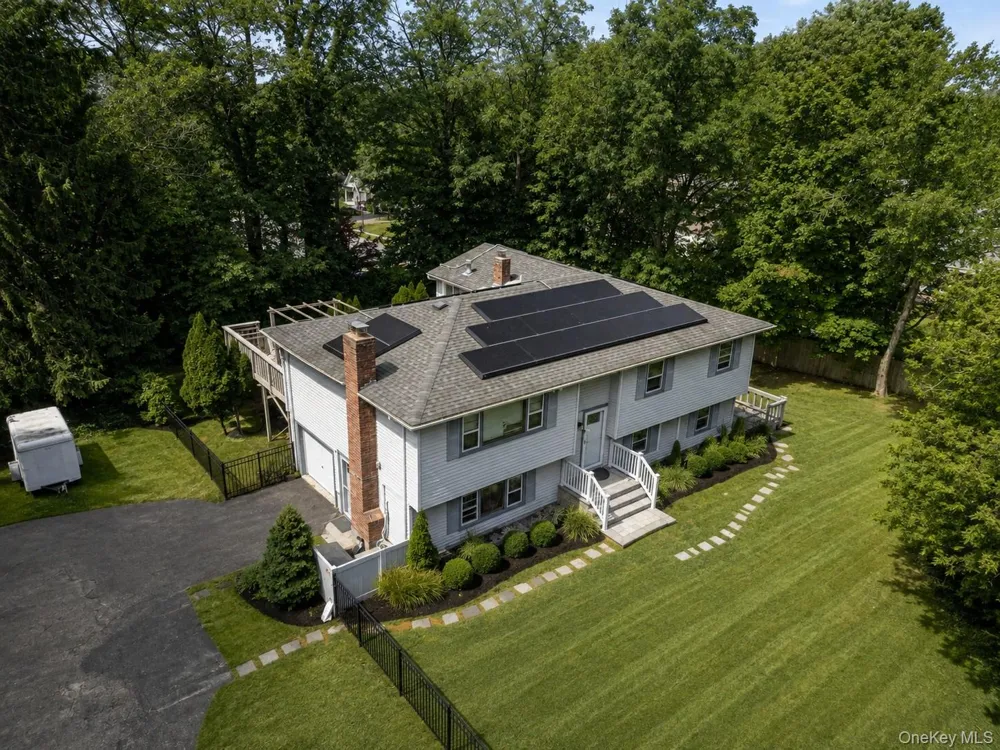 136 Woodhull Road Huntington, NY 11743