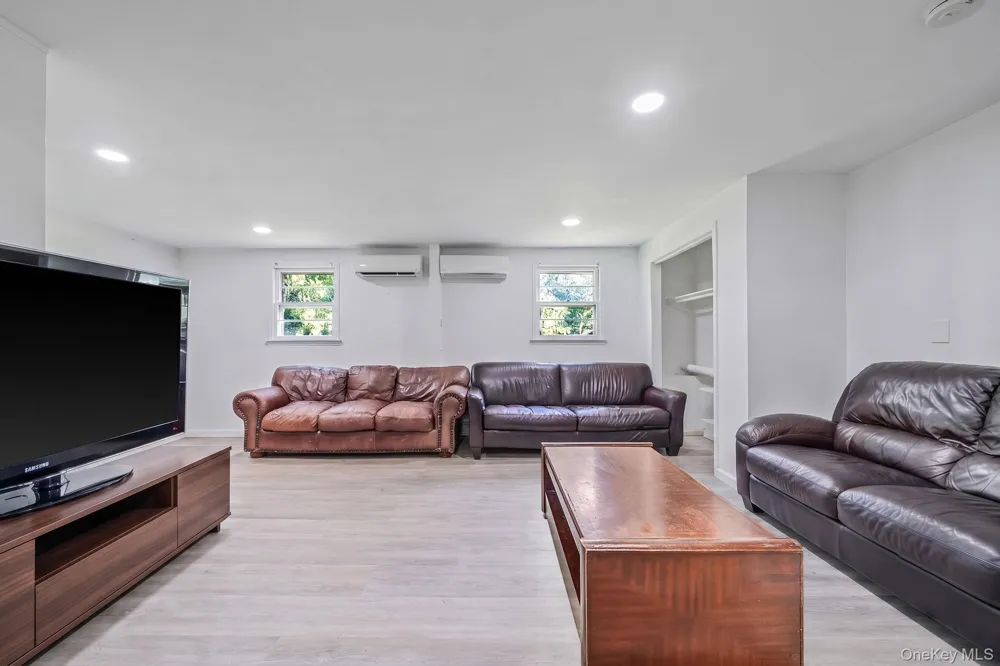 136 Woodhull Road Huntington, NY 11743