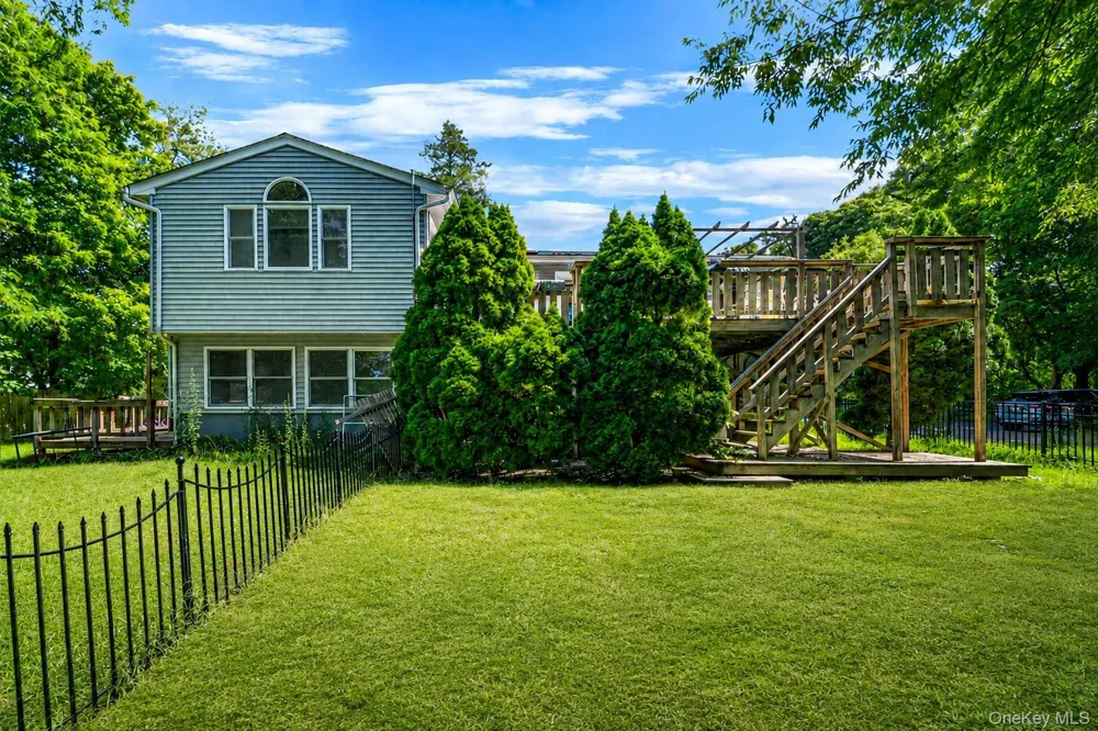 136 Woodhull Road Huntington, NY 11743