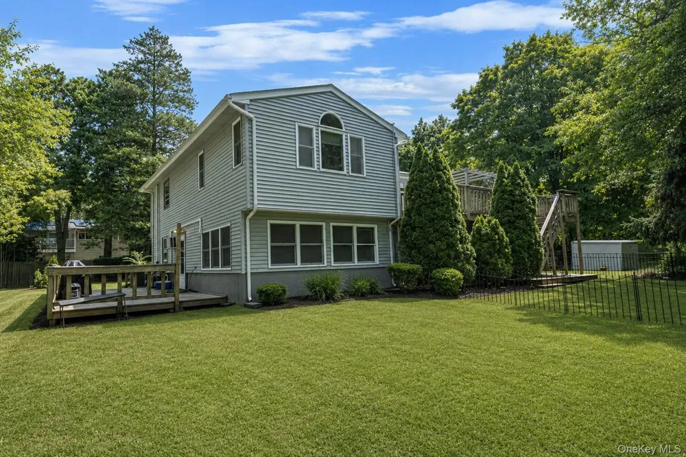 136 Woodhull Road Huntington, NY 11743