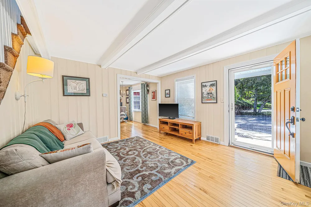 131 Quaker Path East Setauket, NY 11733
