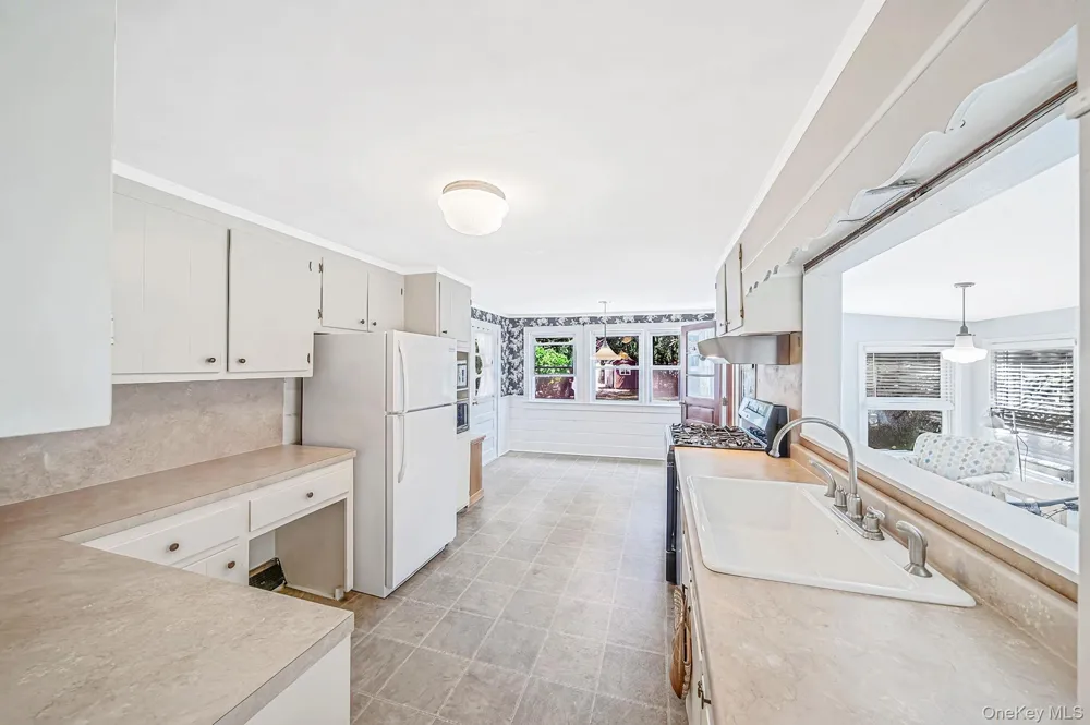 131 Quaker Path East Setauket, NY 11733