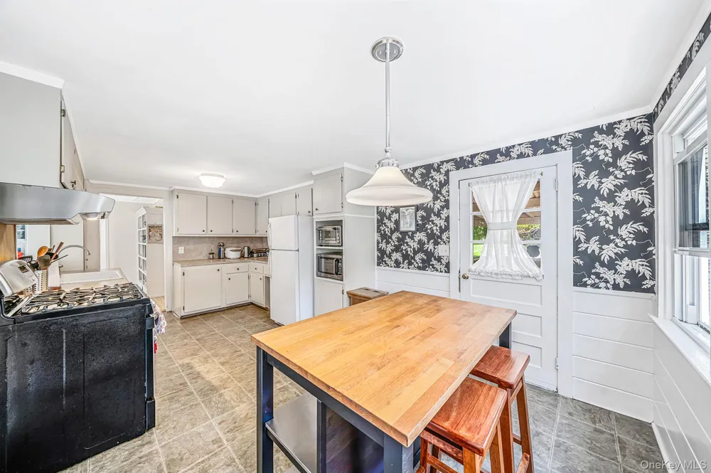 131 Quaker Path East Setauket, NY 11733