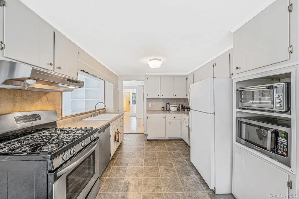 131 Quaker Path East Setauket, NY 11733
