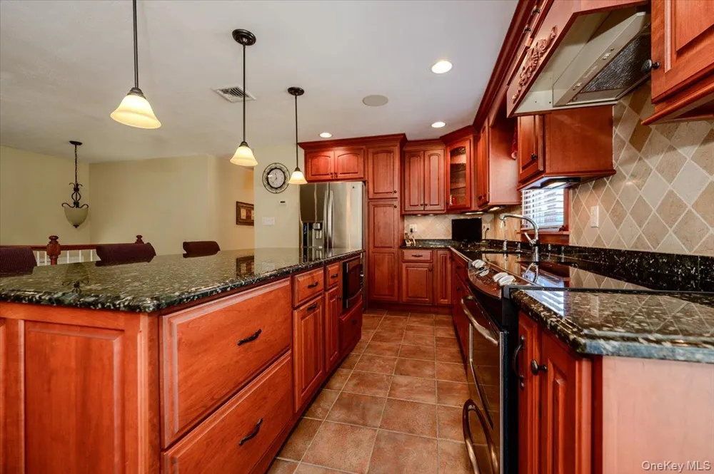 784 Newbridge Road Bellmore, NY 11710