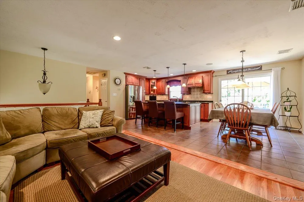 784 Newbridge Road Bellmore, NY 11710