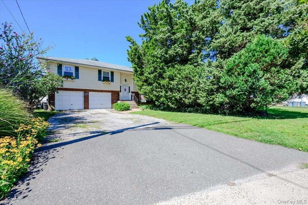 784 Newbridge Road Bellmore, NY 11710