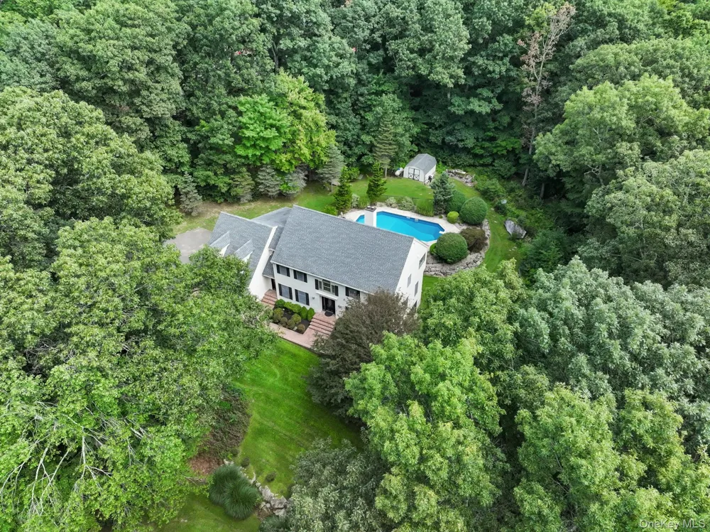 18 Arbor Court Holmes, NY 12531