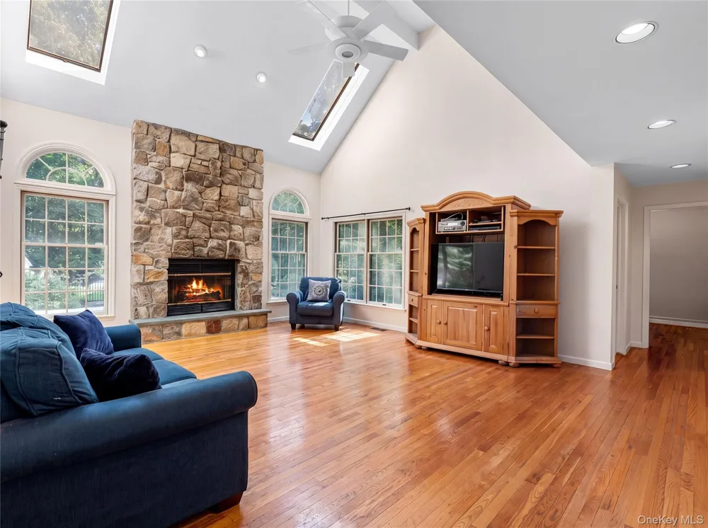 18 Arbor Court Holmes, NY 12531