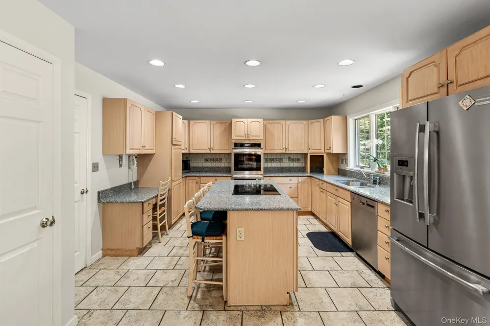 18 Arbor Court Holmes, NY 12531